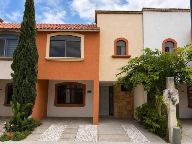 Casa en renta Fraccionamiento Cumbres De La Pradera, León