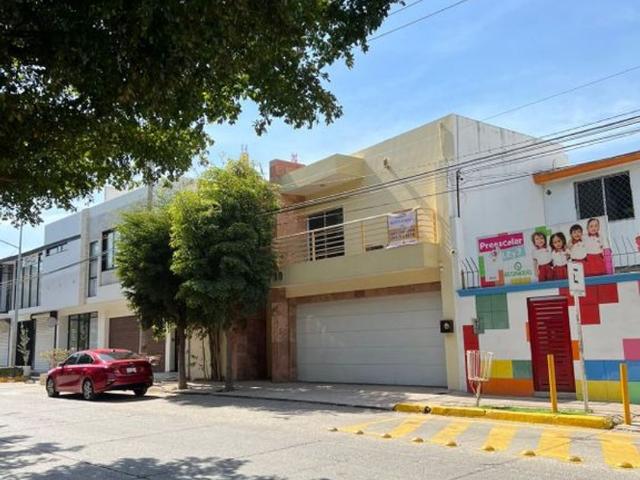 Casa en renta Fraccionamiento Las Quintas, Culiacán