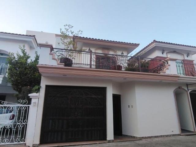 Casa en renta Fraccionamiento Las Quintas, Culiacán