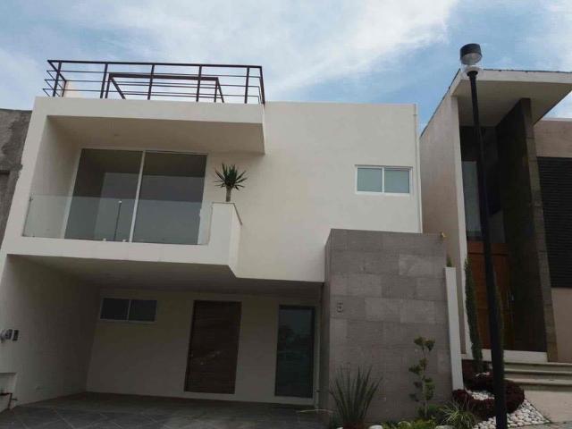 Casa en renta Fraccionamiento Lomas De Angelópolis, San Andrés Cholula