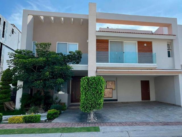 Casa en renta Fraccionamiento Lomas De Angelópolis, San Andrés Cholula