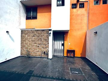 Casa en renta Fraccionamiento Los Pinos Tultepec, Avenida Recursos Hidraúlicos Mz 021, Santiago Teyahualco, Estado De México, México