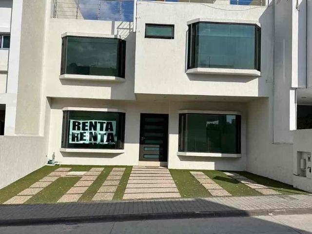 Casa en renta Fraccionamiento Lucepolis, Querétaro, México