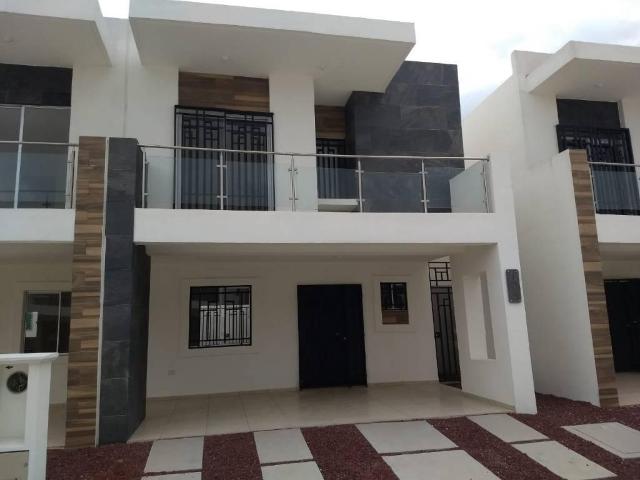 Casa en Renta fraccionamiento Olivenza