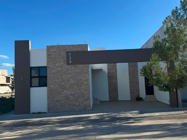 Casa en renta Fraccionamiento Parque Real Privada 2