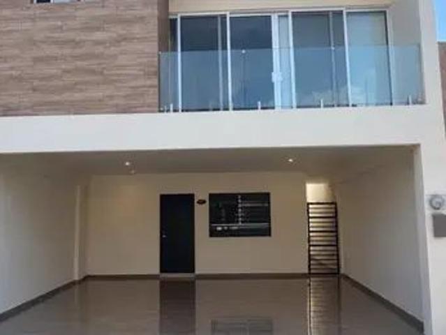 Casa En Renta Fraccionamiento Privado, Excelente Ubicación En Zona Anahuac Escobedo 3 Recámaras