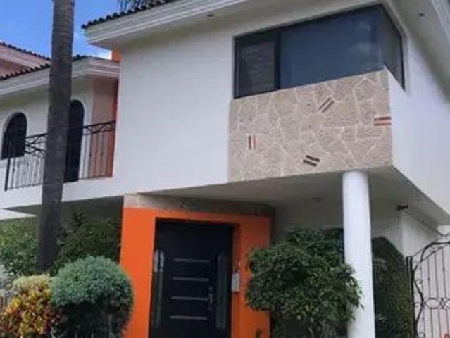 Casa En Renta Frente A Parque En Jardín Real, Zapopan