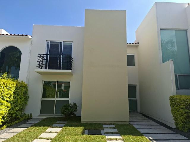 CASA EN RENTA FRENTE A ?REA COM?N EN FRACC. PEDREGAL DEL GIGANTE LE?N, GTO. ZONA PUNTA DEL ESTE
