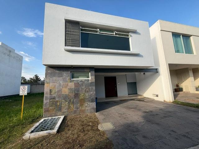 Casa en Renta Frente al Tec de Monterrey | Coto Sole, Zona Real, Zapopan