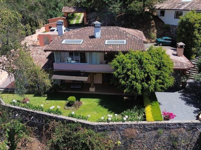 Casa en renta Heladería El Abuelo Jaime, Santa María Pipioltepec, Valle De Bravo, México, 51209, Mex