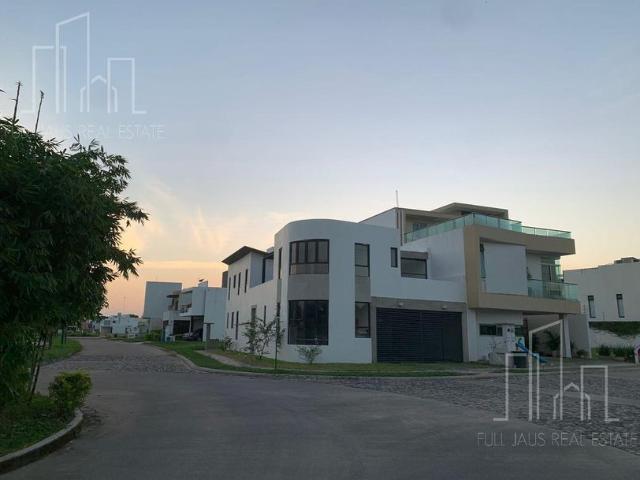 Casa en renta Ixtacomitan 1a Sección, Villahermosa, Tabasco