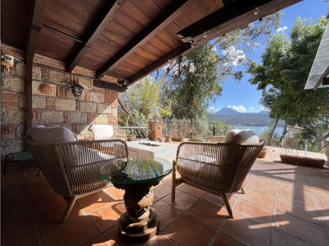 CASA EN RENTA I VISTA AL LAGO I JACUZZI I AMUEBLADA I VALLE DE BRAVO