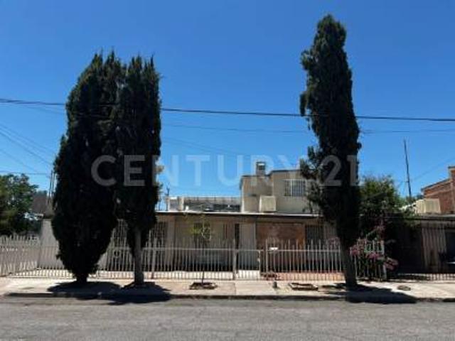 CASA EN RENTA, JUNTO A PARQUE, PARA OFICINAS O HABITACION, SAN FELIPE, CHIHUAHUA