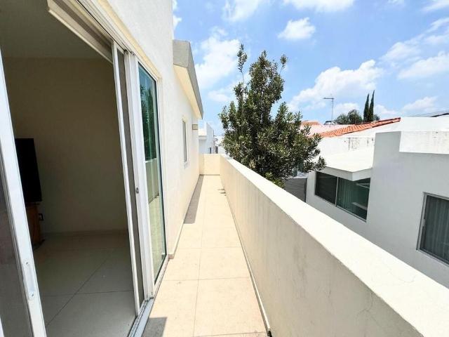 CASA EN RENTA JARDIN REAL