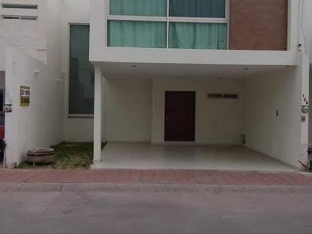 CASA EN RENTA JARDINES SANTA FE LE?N, GTO. A 4 MINUTOS DE LA IBERO CERCA DE ZONAS COMERCIALES