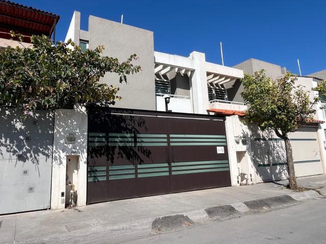 CASA en RENTA, la mas completa! | Terraza techada, vestidor, cochera y sala de TV