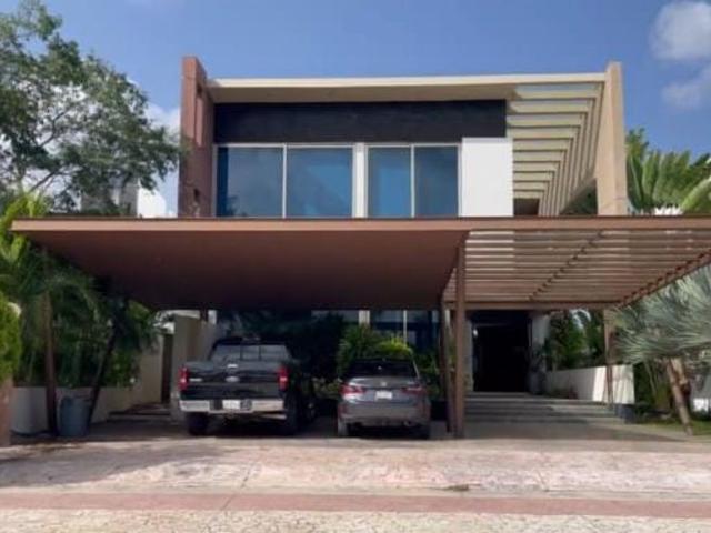 Casa en renta Lagos Del Sol, Cancún, Quintana Roo, México