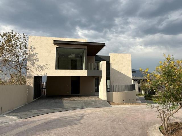 Casa en renta Las Almenas, Santa Catarina