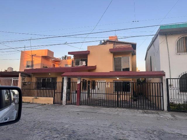 CASA EN RENTA, LAS BRISAS, MANZANILLO, COLIMA