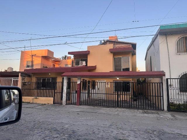 CASA EN RENTA, LAS BRISAS, MANZANILLO, COLIMA