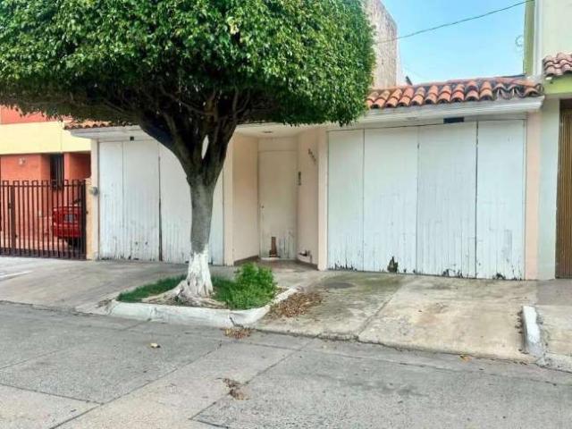 Casa en renta loma bonita Zapopan
