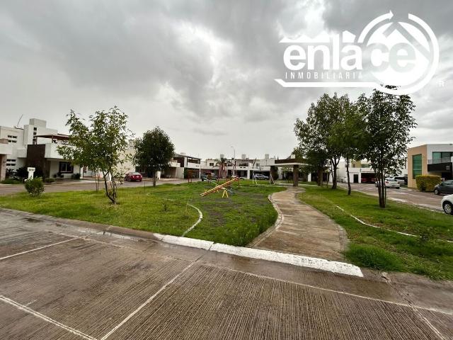 Casa en RENTA Loma Bonita