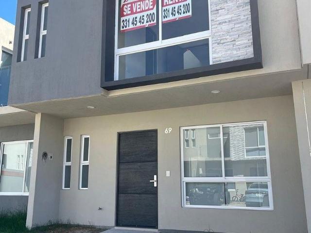 Casa en renta Lomas Altas, Zapopan, Región Centro, Jalisco, 45049, México