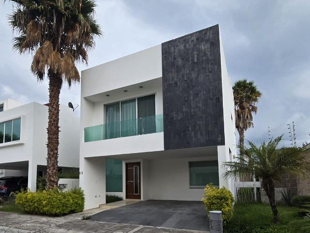 CASA EN RENTA LOMAS DE ANGELOPOLIS EN PUEBLA BLANCA