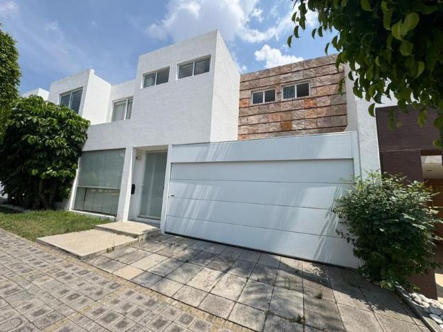 Casa en renta Lomas De Angelópolis, San Bernardino Tlaxcalancingo, Puebla, México