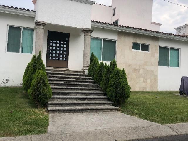 CASA EN RENTA LOMAS DE COCOYOC