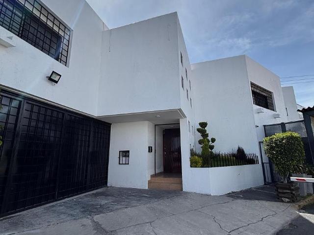 Casa en Renta Lomas de Tarango Calle Privada