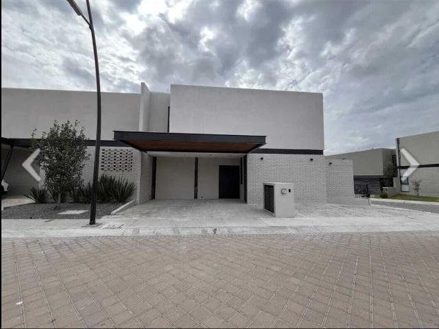 Casa en renta lomas del campanario Norte