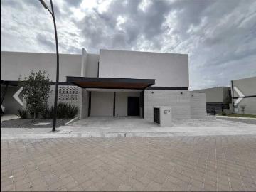 Casa en renta lomas del campanario Norte