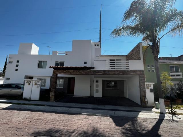 Casa en renta Lomas Del Marques, Santiago De Querétaro, Querétaro, México