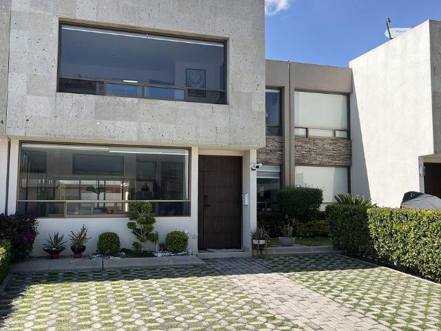 Casa en renta Lomas Virreyes Calimaya modelo Madeira