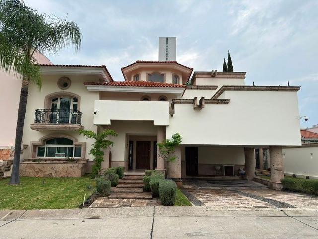 Casa en renta Puerta De Hierro, Zapopan, Región Centro, Jalisco, 45116, México