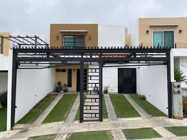 CASA EN RENTA PUERTA DEL MAR | $30,000mxn | Con casa club