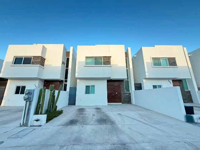 CASA EN RENTA PUNTA ARENA