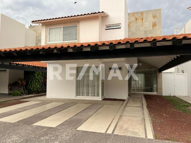 CASA EN RENTA PALMA REAL CELAYA