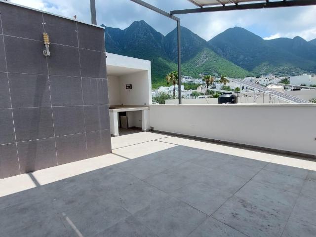 Casa en renta Paseo del Vergel, Monterrey, 3 rec, 2 autos, Seguridad, Amenidades