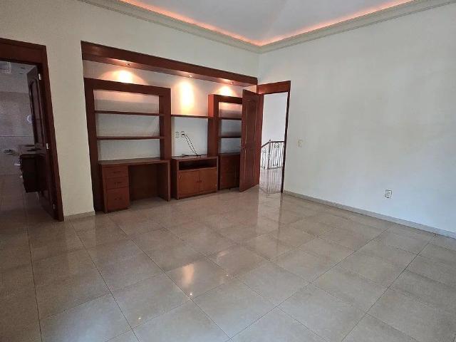 Casa en Renta Paseo san Arturo Pte. 101 Rosas 55 3 Recamaras Valle Real, Zap
