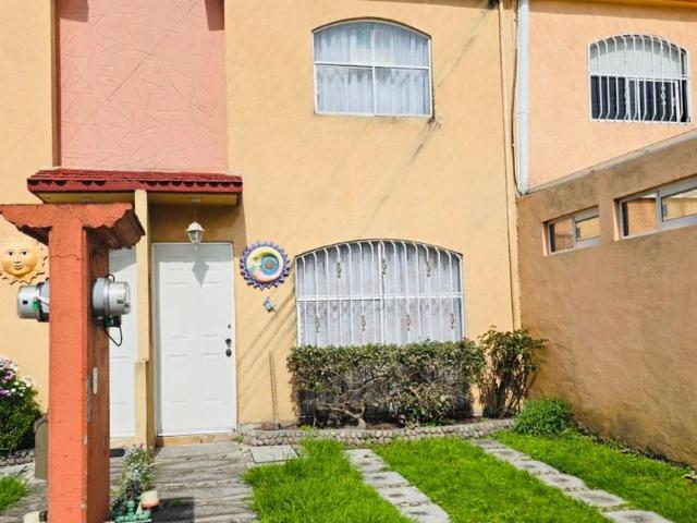 Casa en renta Paseos Del Valle 3, Calle La Vesana, Paseos Del Valle, Capultitlán, Estado De México, México