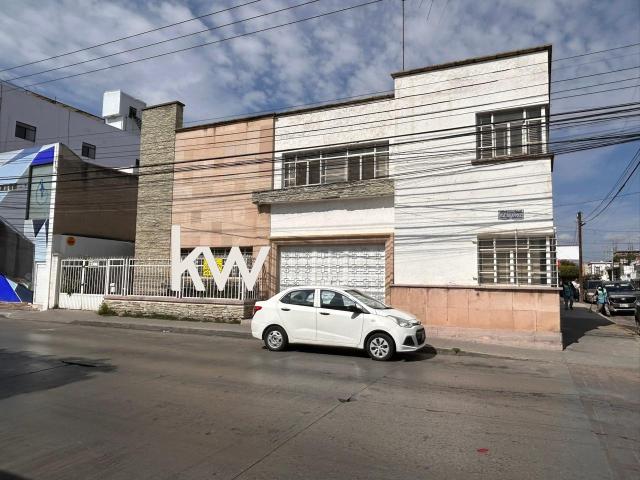 CASA EN RENTA PARA GIRO COMERCIAL A 1 CUADRA DE AV CARRANZA