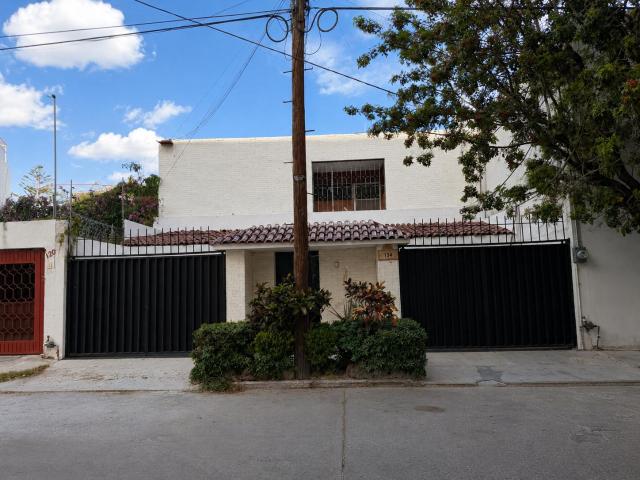 CASA EN RENTA PARA GIRO COMERCIAL O DE OFICINAS Jardines del Moral
