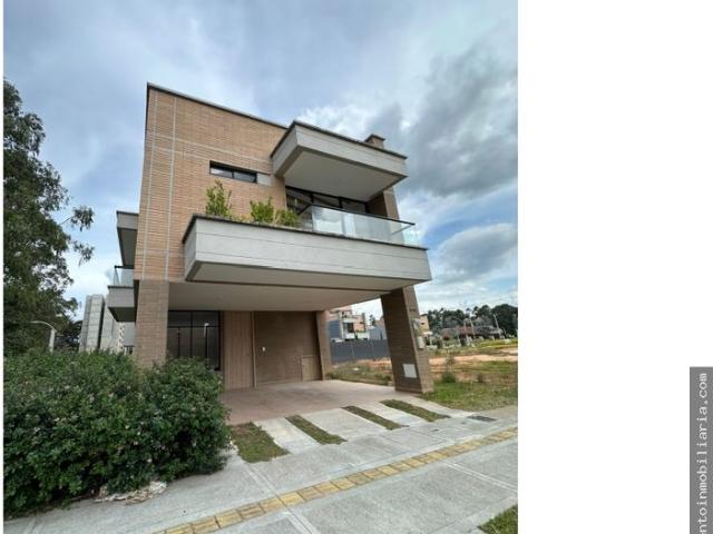 Casa en renta para estrenar San Antonio de Pereira