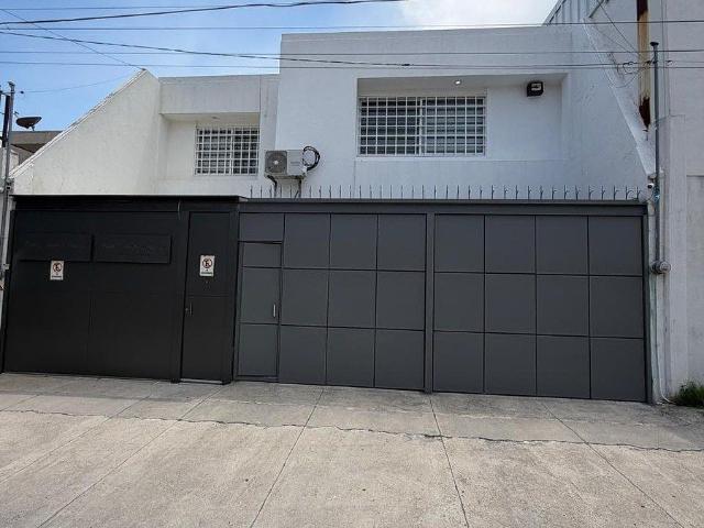 Casa en Renta para oficina /consultorios Los Paraisos