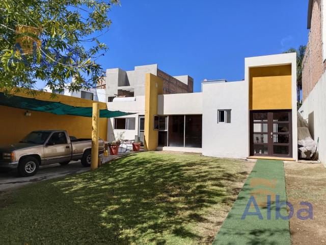 CASA EN RENTA PARA OFICINAS, GUARDERIA ETC. EN AV. PASEO DE LA SOLEDAD