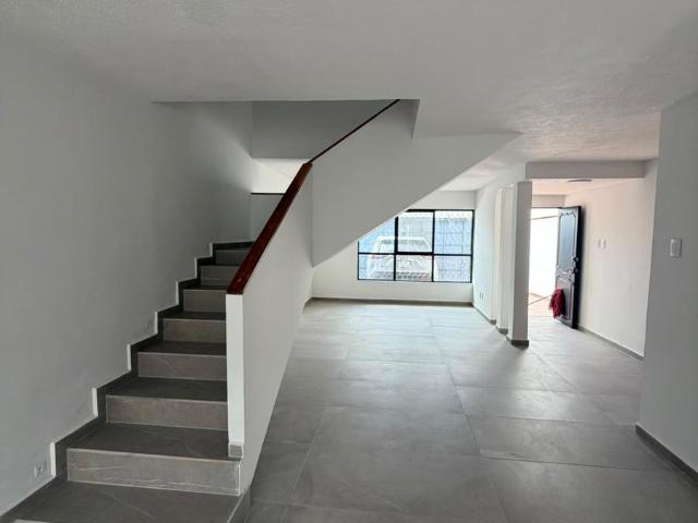 CASA EN RENTA PARA OFICINAS EN SIERRA LEONA