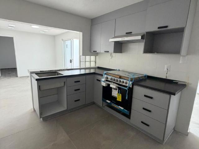 CASA EN RENTA PARA OFICINAS EN SIERRA LEONA