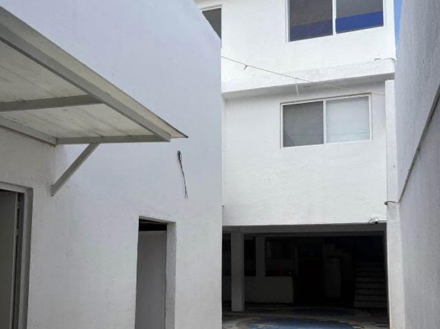CASA EN RENTA PARA OFICINAS, ESCUELAS, HOSPITALES